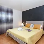 Seafront Gaby Apartment