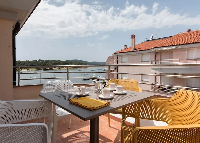 Seafront Gaby Lejlighed